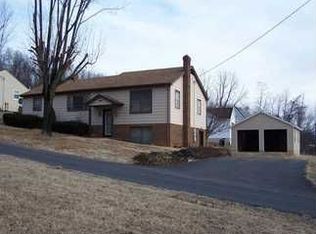 33 Fleetwood Rd, Staunton, VA 24401