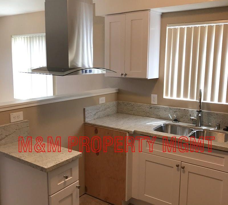 7824 38th Ave Kitchen