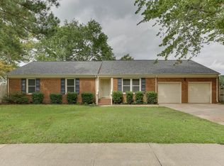 2637 N Elizabeth Harbor Dr, Chesapeake, VA 23321