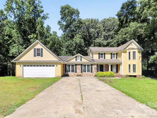 2499 Lazy Oak Dr, Lancaster, SC 29720