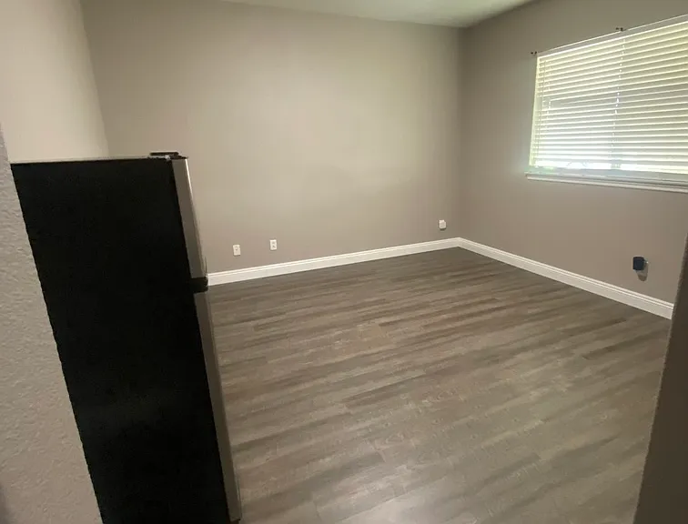25801 Collin Dr — Photo 1