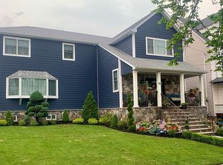 87 Fingerboard Rd, Staten Island, NY 10305