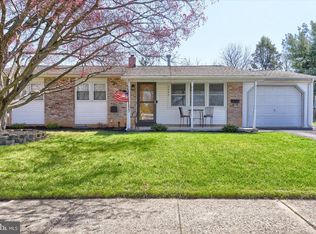 5202 Royal Dr, Mechanicsburg, PA