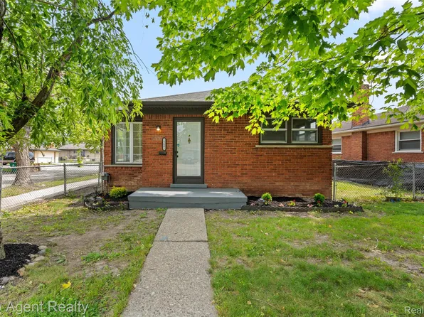 19005 Lister Ave, Eastpointe, MI 48021