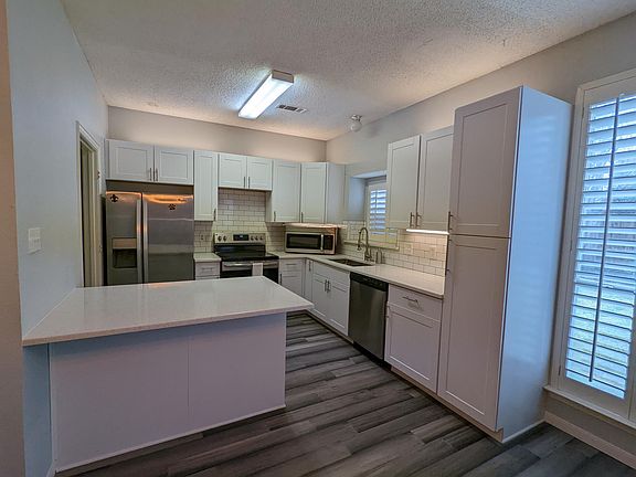 5th image of 4379 N Capistrano Dr