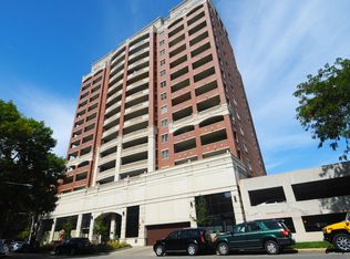 828 W Grace St APT 1410, Chicago, IL 60613