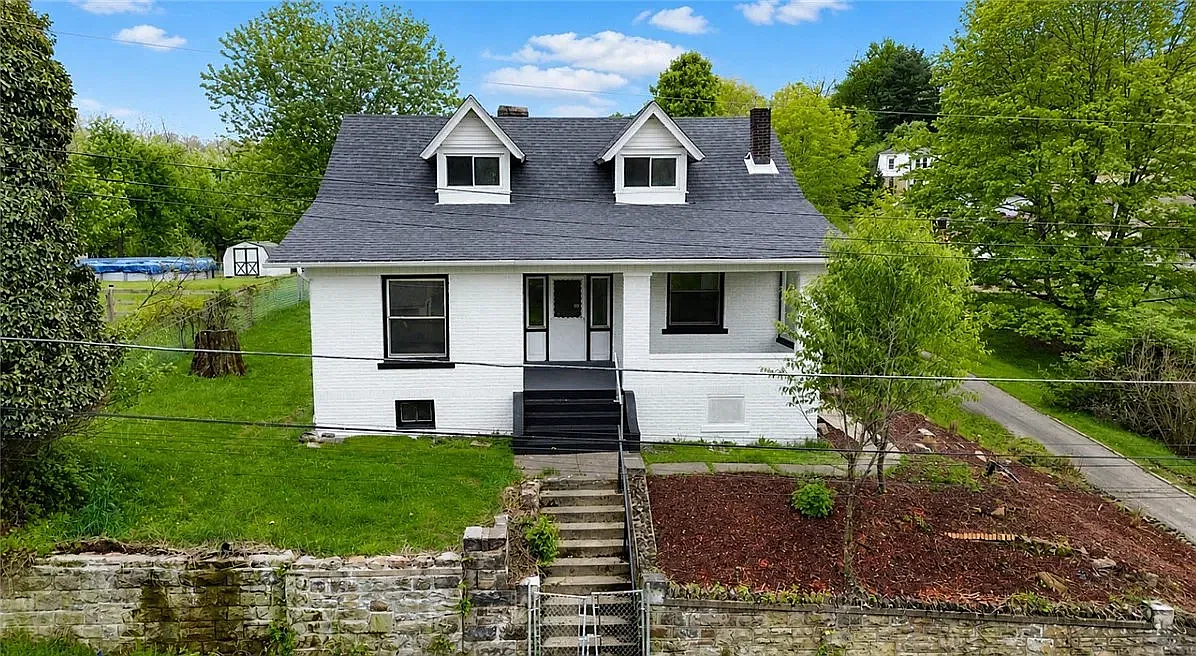 4 bed, 1961 sqft, $2,100 — Photo 1