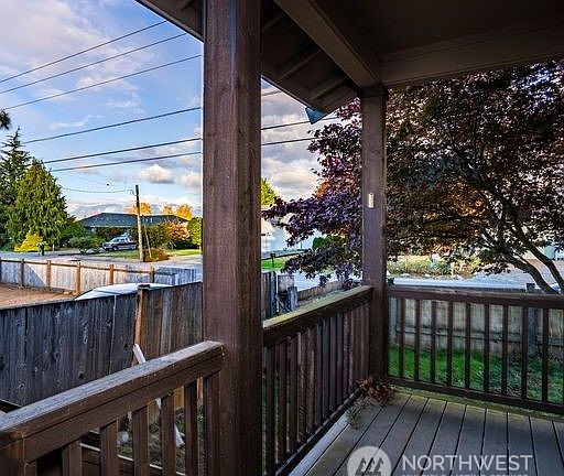 4th image of 1827 Barnum Ln
