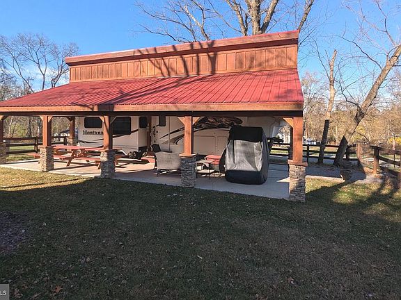 3rd image of 8 Ranger Rd