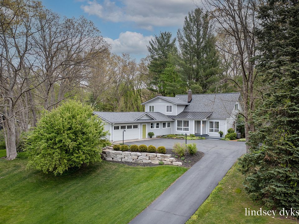 1st image of 2814 Burrwick Dr SE