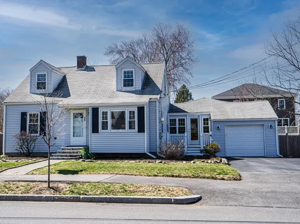 15 Drury Ln, Wakefield, MA 01880