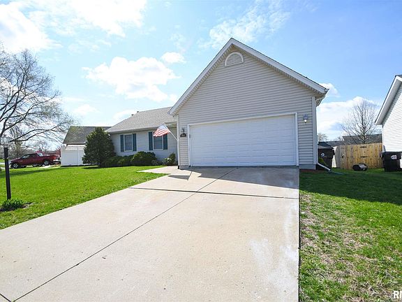 2nd image of 4004 W Carrousel Ln