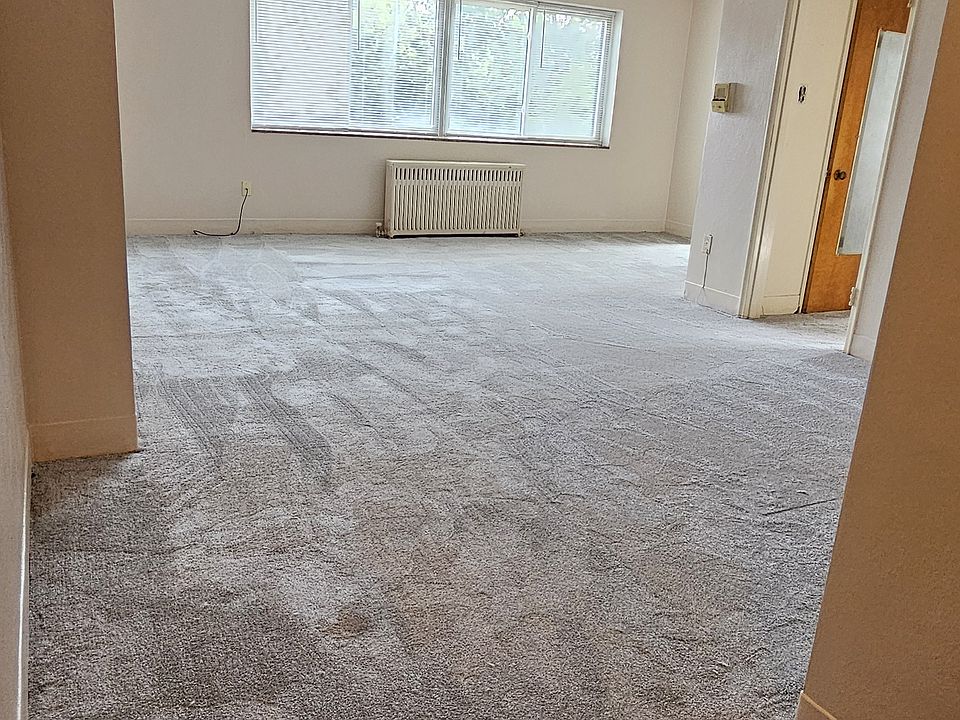 1st image of 1 Glen Elm Dr #9