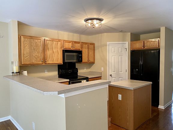 2nd image of 688 Flintlock Ct