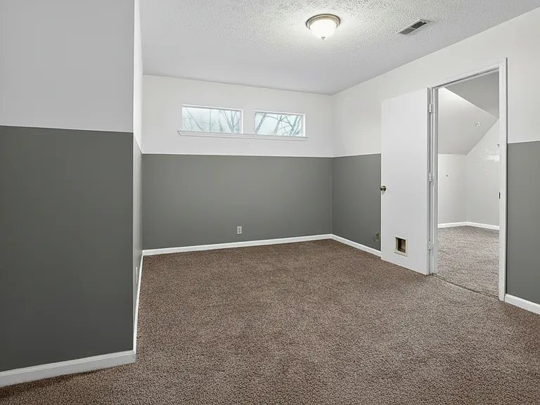3016 Brantley Dr — Photo 2