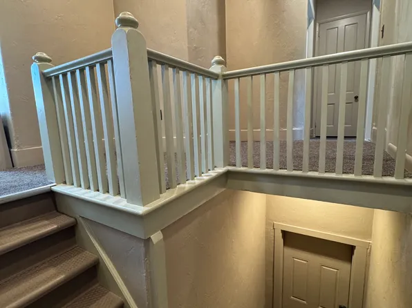 145 High St #203, Brattleboro, VT 05301