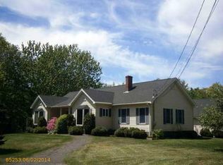 24 Juniper Ln, Sidney, ME 04330