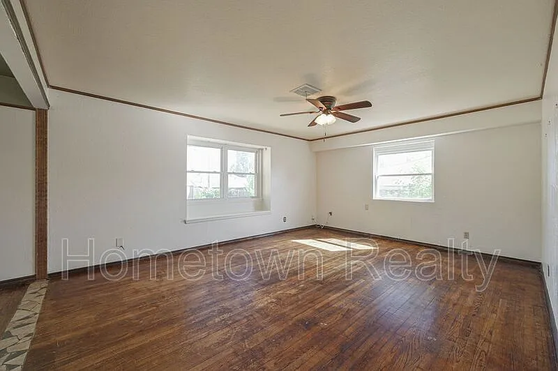 4 bed, 1.5 bath, 1244 sqft, $1,395 — Photo 2