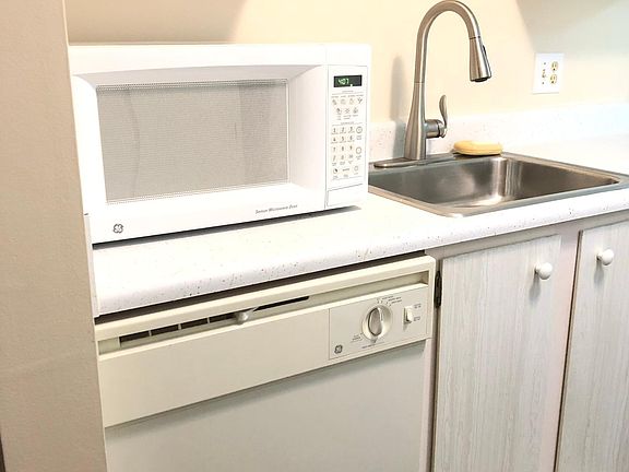 5th image of 4849 Grace Rd Unit 205