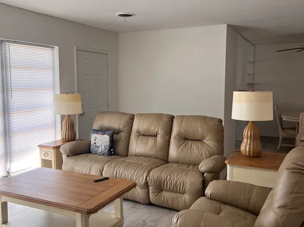 317 Glen Oak Rd, Venice, FL 34293