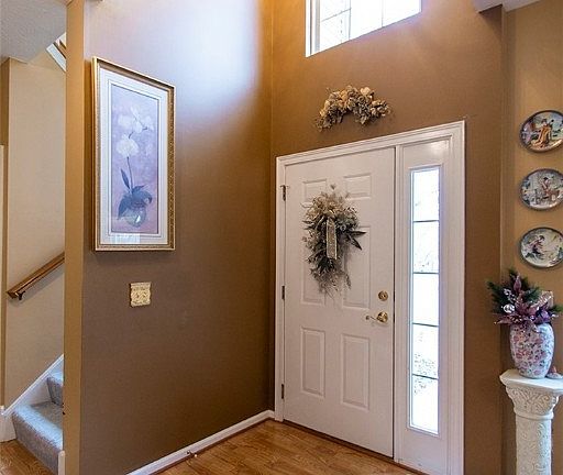 3rd image of 639 Lundys Ln