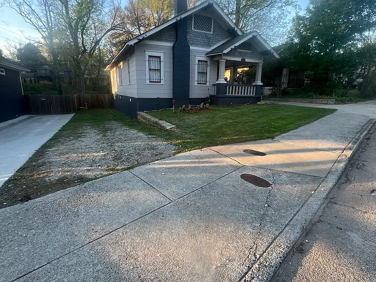 1843 Lakewood Ave SE — Photo 4