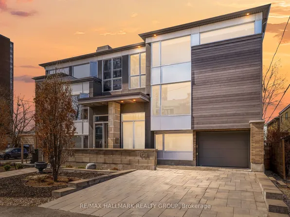 101 Tay St, Ottawa, ON K2A 2H1