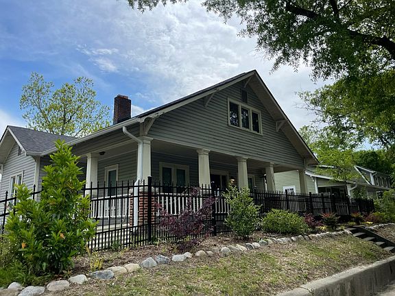 2nd image of 1301 W Chapel Hill St