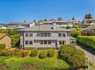 36 Silver Beach Dr, Steilacoom, WA 98388