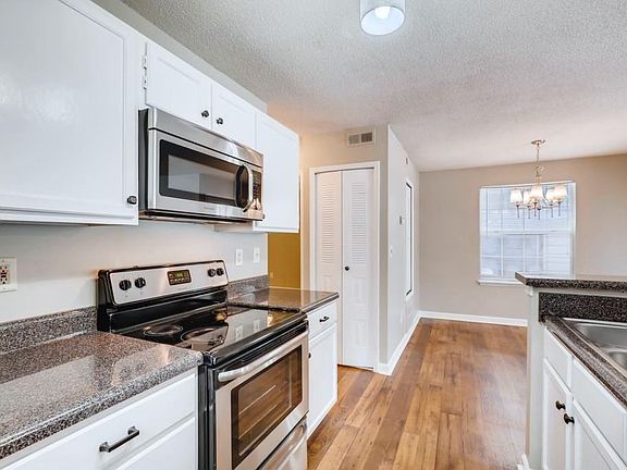 5th image of 904 Wentworth Ct #904