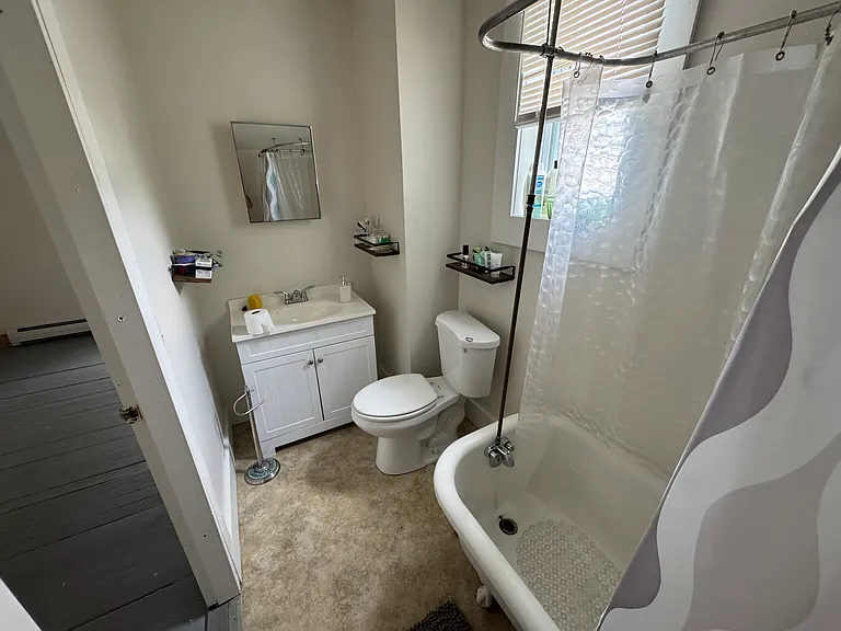 Bathroom - Pic #1