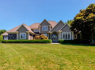28 Stonehedge Ln, Monroe, CT 06468