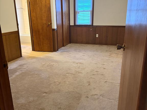 2nd image of 15 W Worley Ave