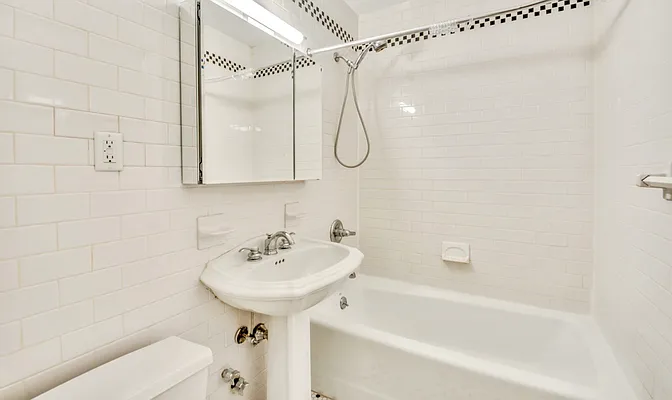Rented by Highline Residential | media 4