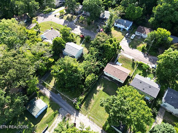 3rd image of 1012 Farragut Ave