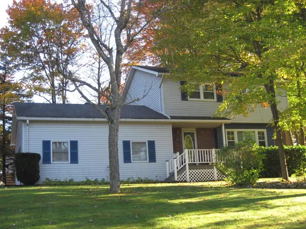 24 Kevin Cir, Oil City, PA 16301