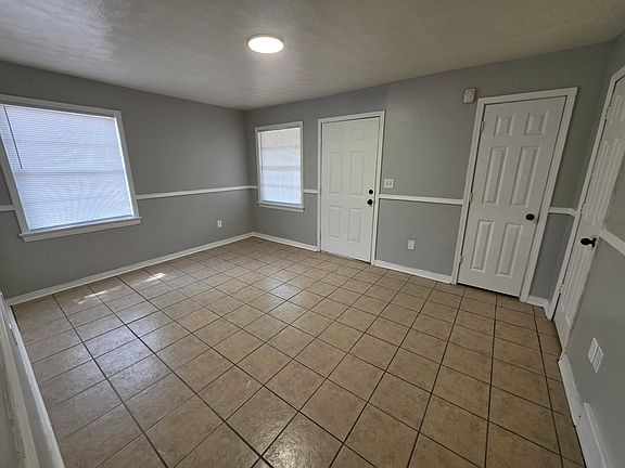 4th image of 25 Needles Dr