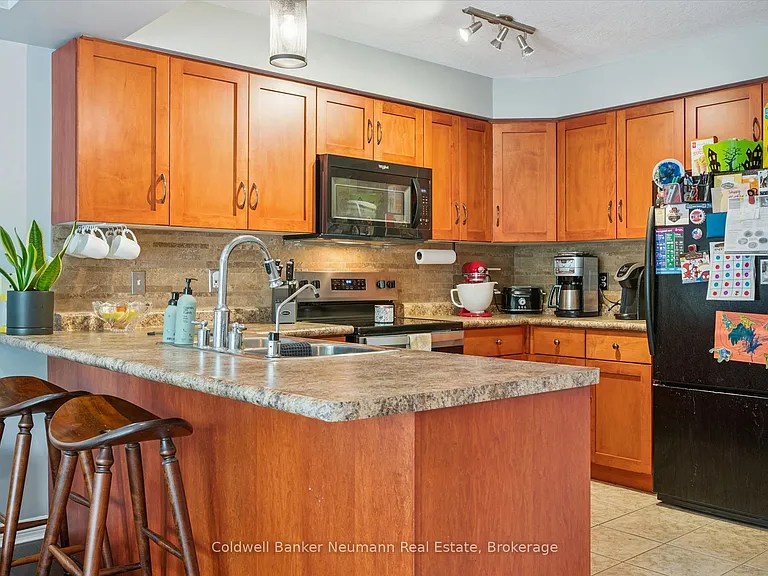 165 Terraview Cres #2 — Photo 10