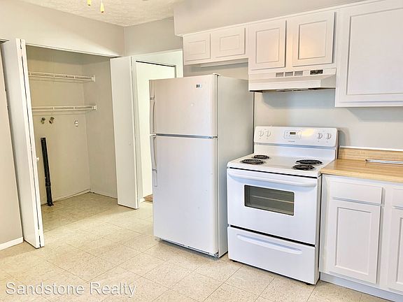 5th image of 247 Brunswick Dr APT C