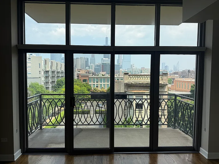 1201 W Adams St #505 — Photo 3