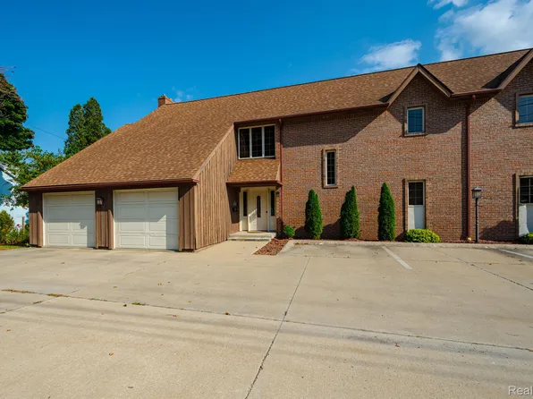 2524 Military St, Port Huron, MI 48060