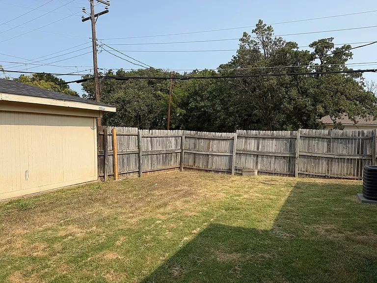 2500 Normont Cir — Photo 9