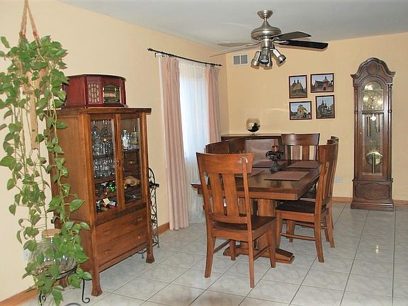 4th image of 1325 W Birchwood Ave APT 3F
