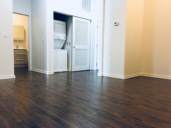 5th image of 2502 N Clybourn Ave