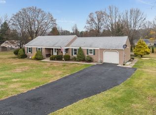 103 Roberts Pl, Stewartsville, NJ 08886