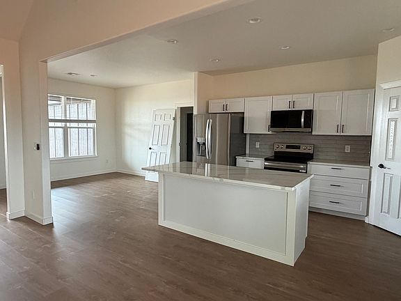 5th image of 2094 Kaylee Rd