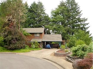 1420 Harrison Ct, Cottage Grove, OR 97424