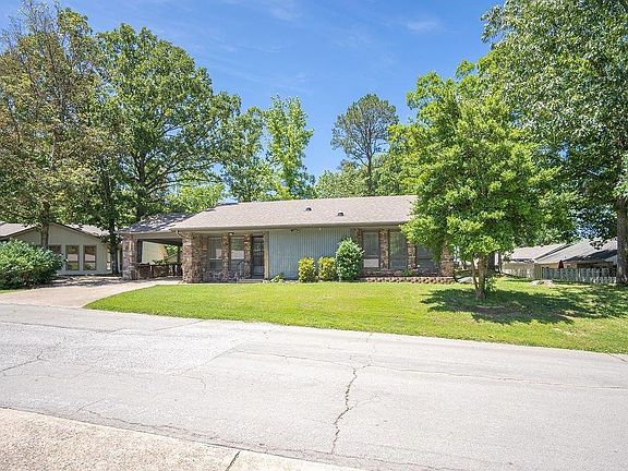 3rd image of 19 Dogwood Dr