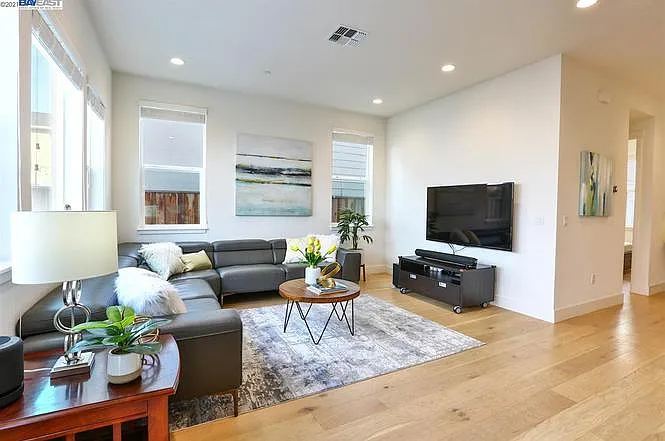 8403 Peninsula Way — Photo 3