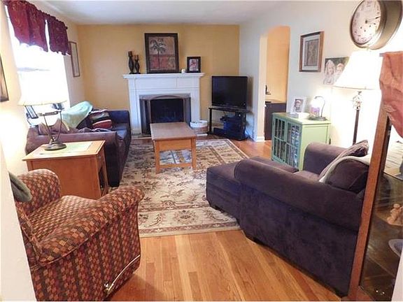 3rd image of 630 Briarwood Ave